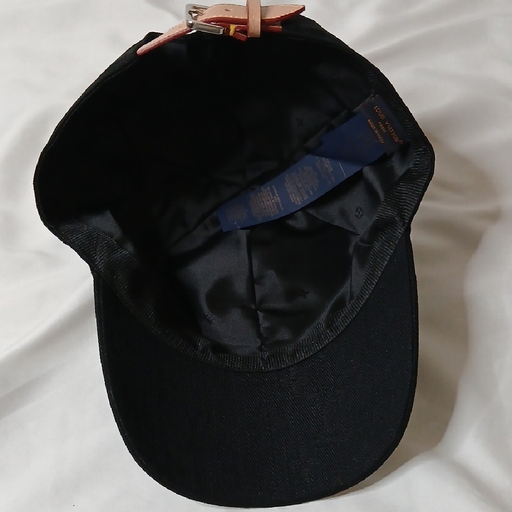 Louis Vuitton Black Monogram Cap - Picture 5 of 8